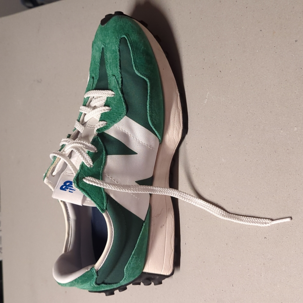 New Balance 327 Sneaker